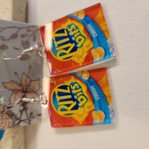 RITZ CRACKERS EARRINGS